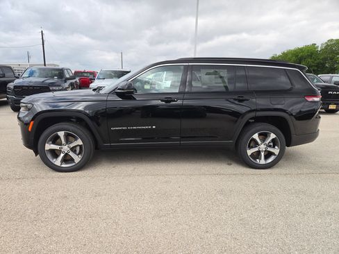 New 2026 Jeep Grand Cherokee L Limited AWD/4WD image 6