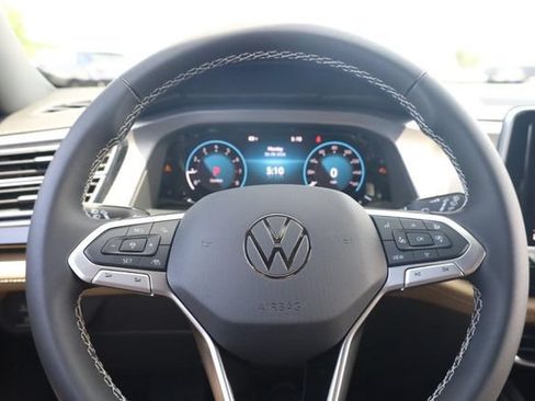 New 2026 Volkswagen Atlas Cross Sport SE AWD/4WD image 9