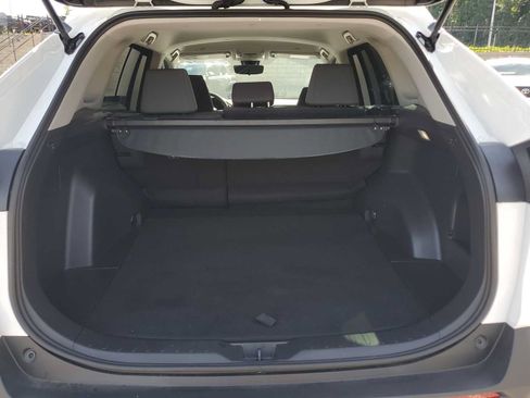 Used 2025 Toyota RAV4 XLE FWD image 9
