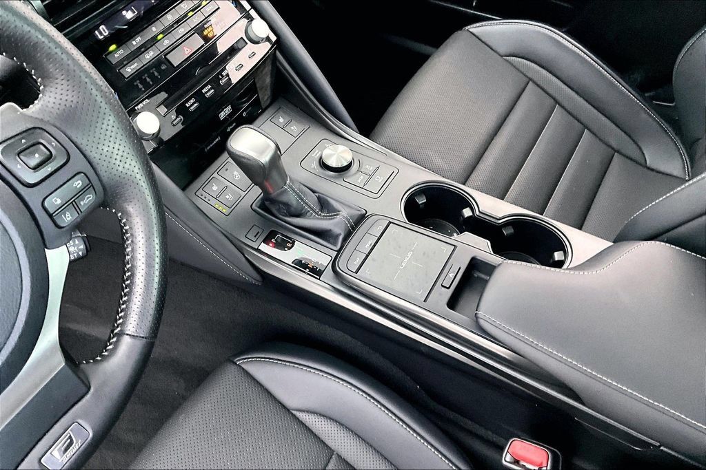 Used 2025 Lexus IS 500 w/ Accessory Package RWD image 18