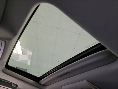 Used 2020 GMC Yukon XL SLT w/ Open Road Package image 25