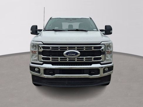 Certified 2025 Ford F250 XLT image 2