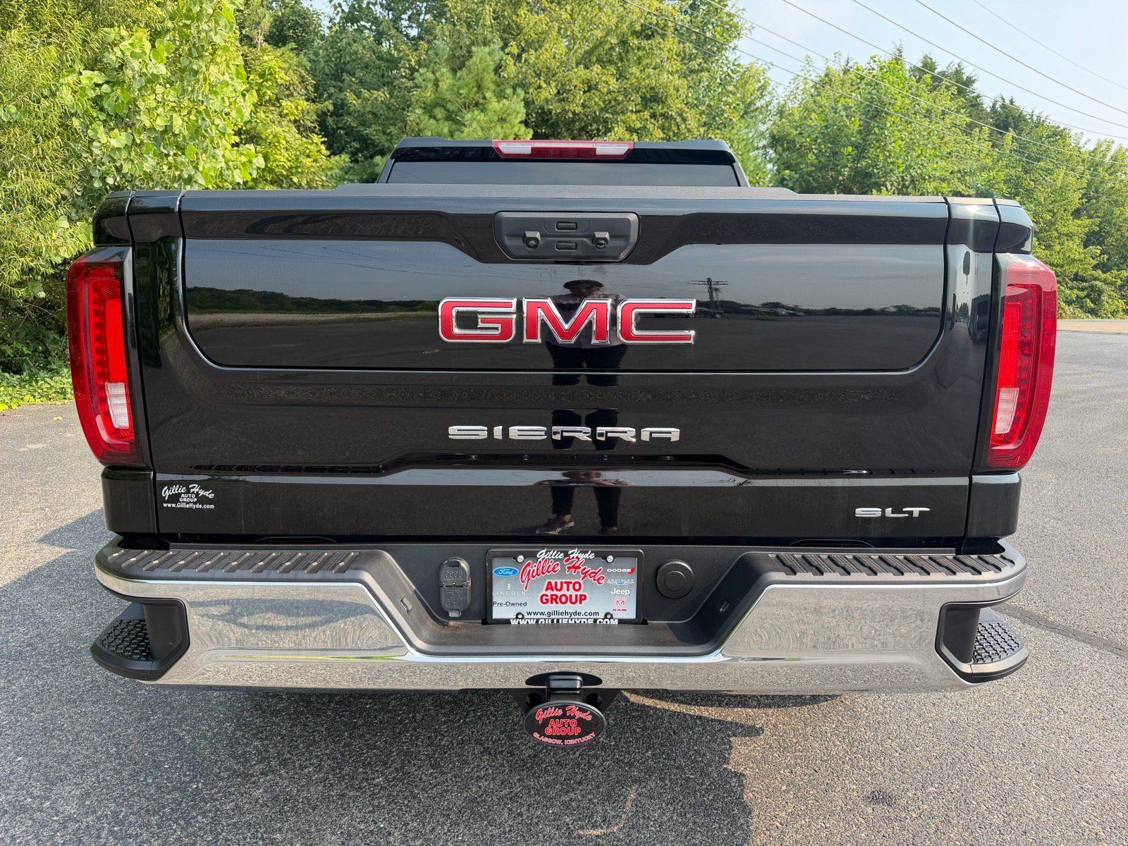 Used 2025 GMC Sierra 1500 SLT AWD/4WD image 16