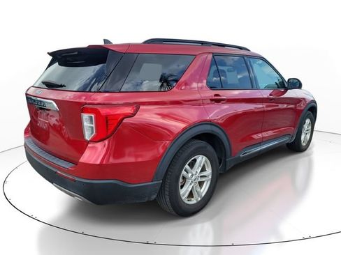 Used 2023 Ford Explorer XLT w/ Equipment Group 202A RWD image 2