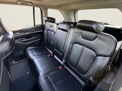 Used 2023 Jeep Grand Cherokee Limited w/ Black Appearance Package image 26