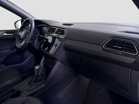 Used 2022 Volkswagen Tiguan SE R-Line FWD image 29