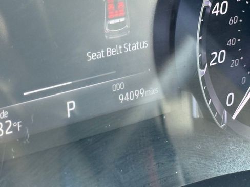 Used 2023 Toyota Highlander XLE FWD image 19