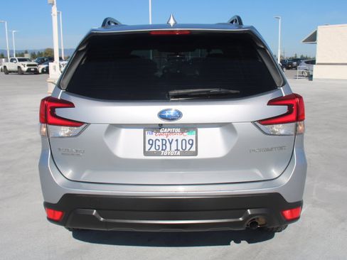Used 2023 Subaru Forester Premium AWD/4WD image 4