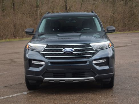 Used 2023 Ford Explorer XLT w/ Equipment Group 202A image 21