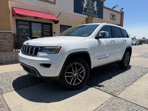 Used 2017 Jeep Grand Cherokee Limited w/ Luxury Group II AWD/4WD image 1