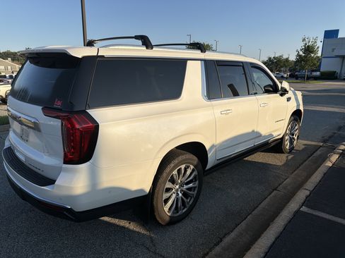 Used 2024 GMC Yukon XL Denali w/ Advanced Technology Package AWD/4WD image 10