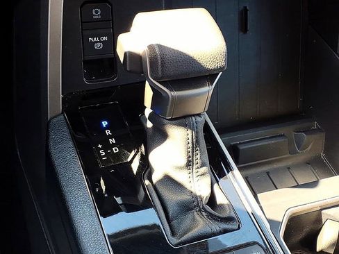 Used 2023 Toyota Tundra SR5 w/ SR5 Convenience Package RWD image 18