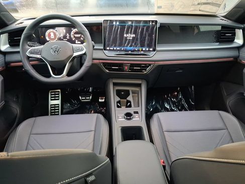 New 2026 Volkswagen Tiguan SE R-Line FWD image 6