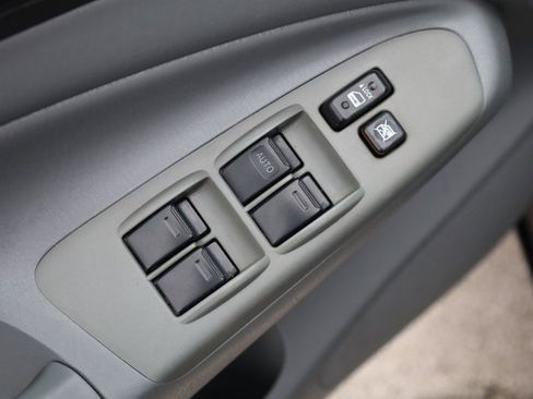 Used 2010 Toyota Tacoma PreRunner image 12