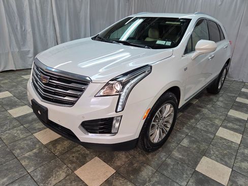 Used 2018 Cadillac XT5 Luxury w/ Driver Awareness Package AWD/4WD image 2