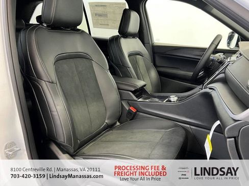 New 2025 Jeep Grand Cherokee Altitude AWD/4WD image 12