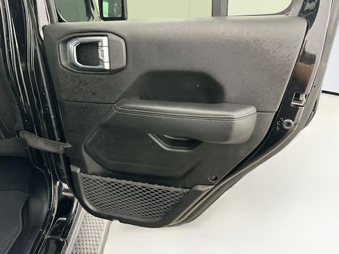 Used 2023 Jeep Wrangler Unlimited Sahara w/ Cold Weather Group AWD/4WD image 31