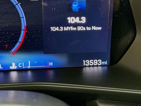 Used 2024 Chevrolet Colorado W/T image 12