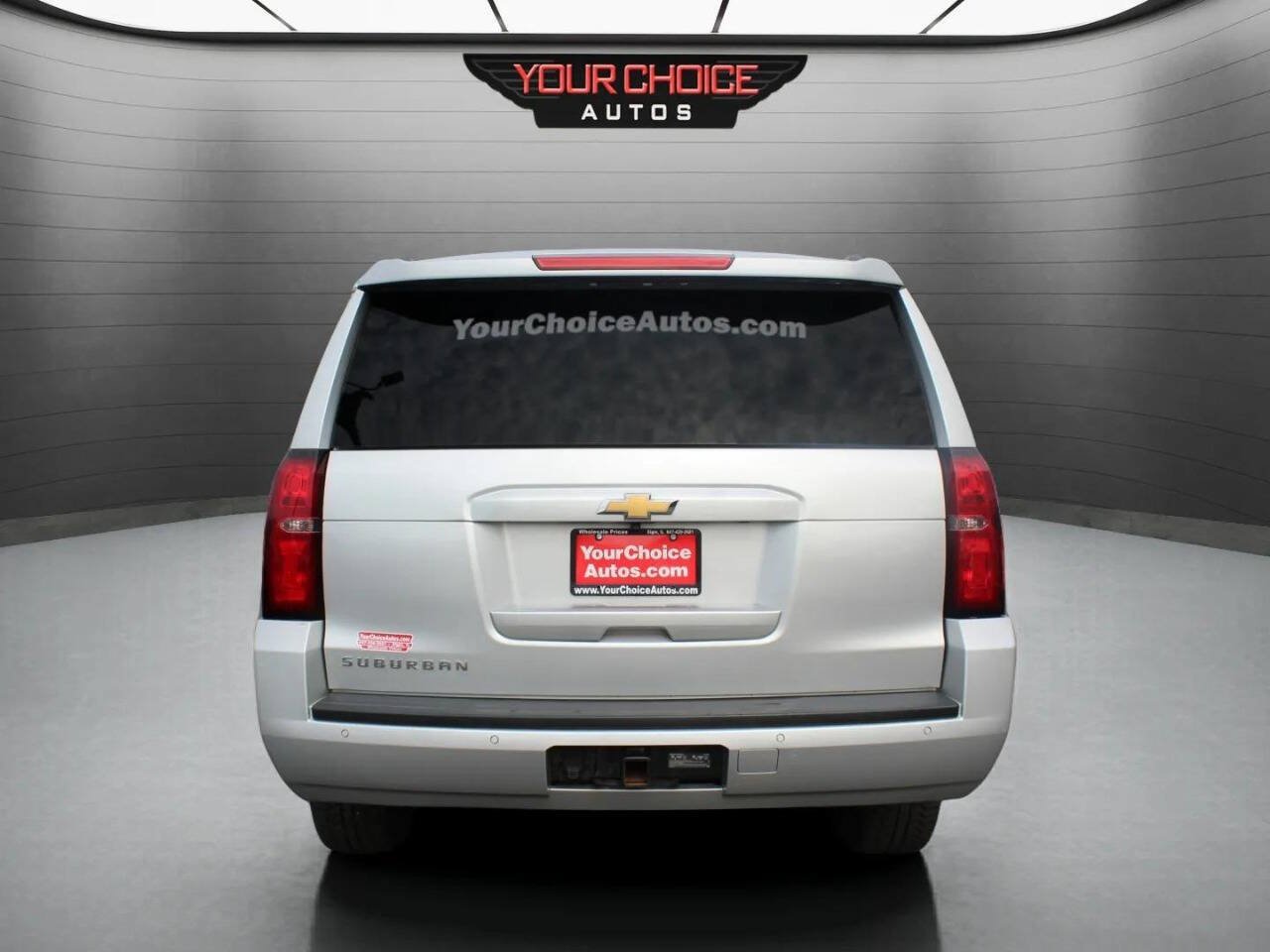 Used 2017 Chevrolet Suburban LT AWD/4WD image 4