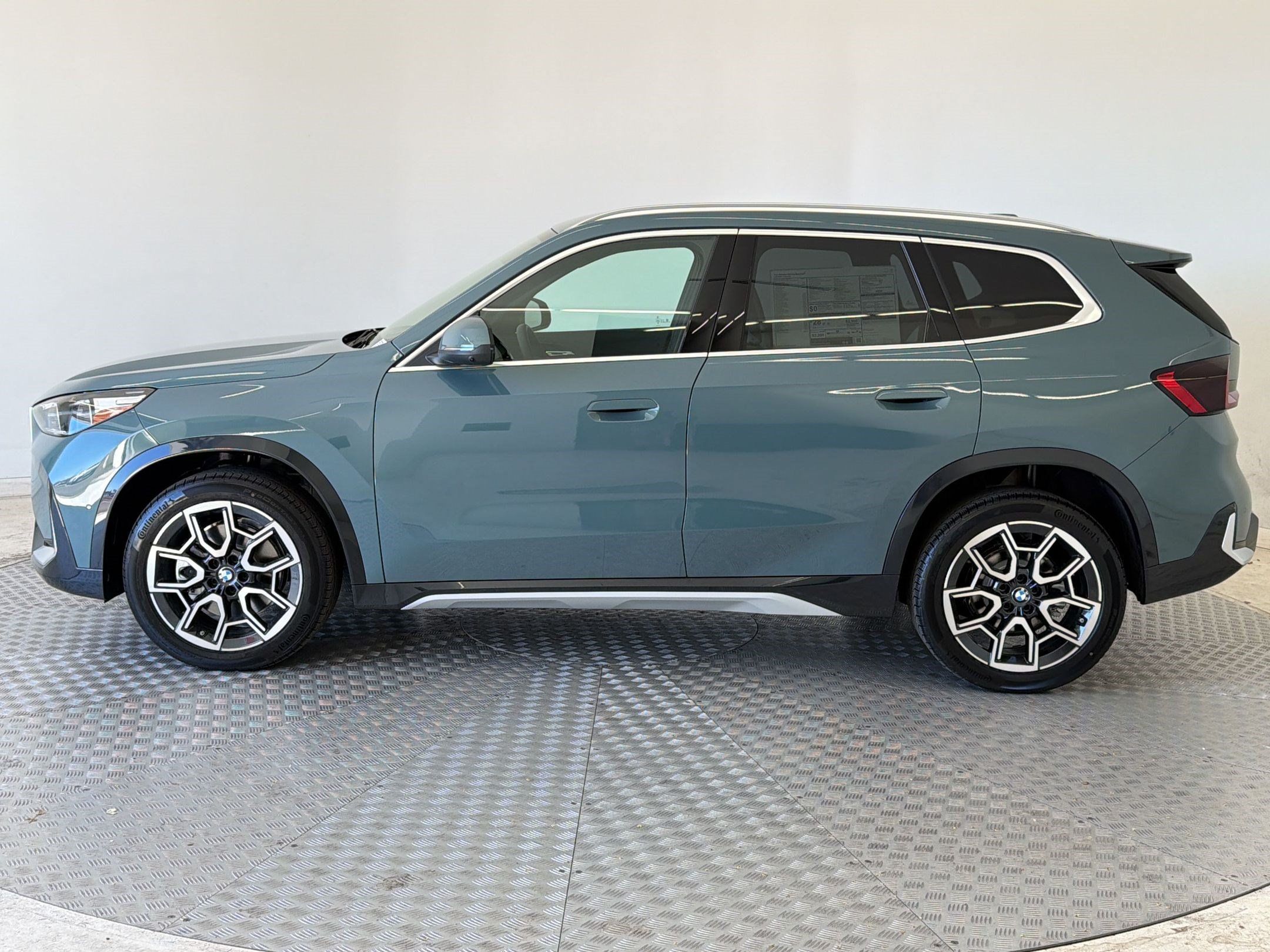 New 2026 BMW X1 xDrive28i w/ Technology Package AWD/4WD image 2