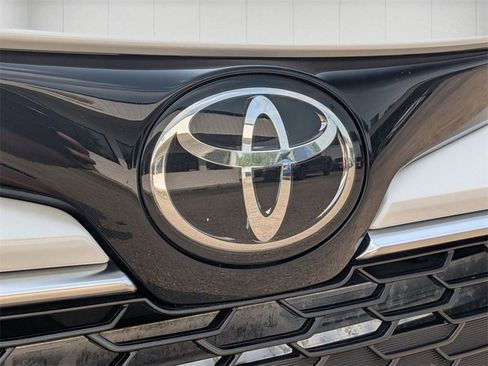 Used 2022 Toyota Corolla XSE image 10