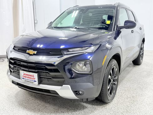 Certified 2021 Chevrolet TrailBlazer LT w/ Convenience Package image 3