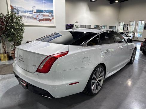 Used 2016 Jaguar XJ R-Sport RWD image 3