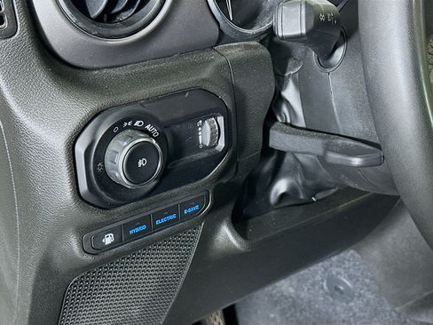 Used 2023 Jeep Wrangler Unlimited w/ Convenience Group AWD/4WD image 16
