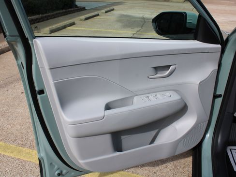 Used 2025 Hyundai Kona SEL image 20