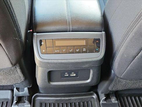 Used 2024 Nissan Pathfinder SV FWD image 16