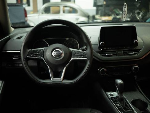 Used 2019 Nissan Altima 2.5 S FWD image 19