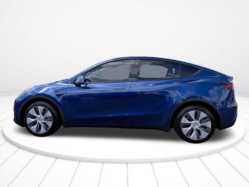 Used 2022 Tesla Model Y Long Range AWD/4WD image 6