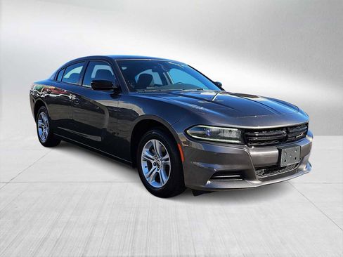 Used 2023 Dodge Charger SXT image 3