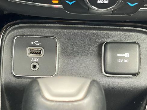 Used 2018 Jeep Compass Limited w/ Navigation Group FWD image 28