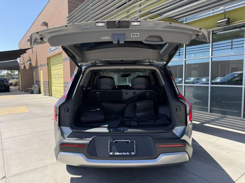 Used 2024 Kia EV9 Light Long Range RWD image 37