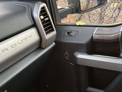 Used 2022 Ford F350 Lariat w/ Black Appearance Package image 22