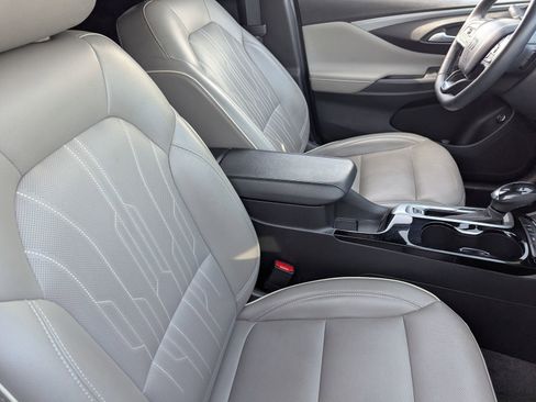 Used 2024 Buick Envista Avenir image 10