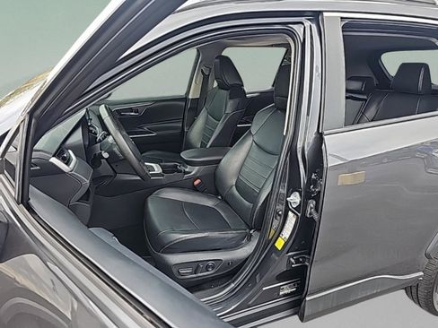 Used 2021 Toyota RAV4 XLE Premium image 27