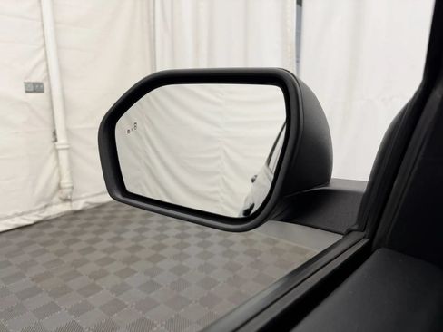 Used 2021 Ford Explorer XLT AWD/4WD image 20