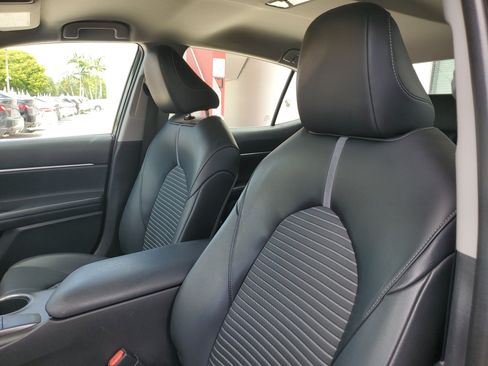 Used 2022 Toyota Camry SE FWD image 15