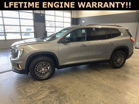 Used 2025 GMC Acadia Elevation image 3