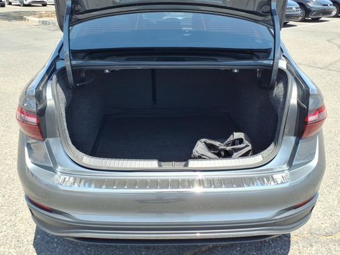 Used 2025 Volkswagen Jetta SE FWD image 16
