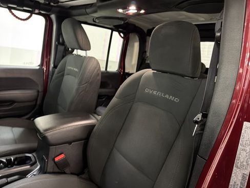 Used 2021 Jeep Gladiator Overland AWD/4WD image 13