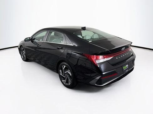 Used 2024 Hyundai Elantra Limited FWD image 5