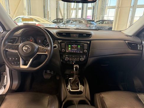 Used 2019 Nissan Rogue SL w/ Premium Package AWD/4WD image 11