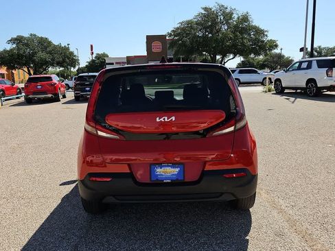 Used 2024 Kia Soul LX w/ Option Group 015 FWD image 7