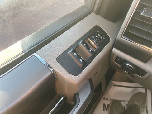 Used 2018 Ford F150 XLT w/ Equipment Group 302A Luxury image 11