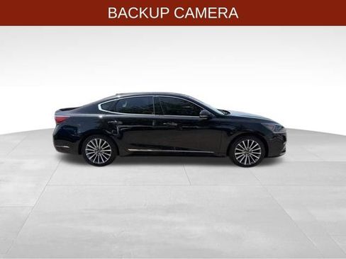 Used 2017 Kia Cadenza Premium w/ Luxury Package FWD image 8