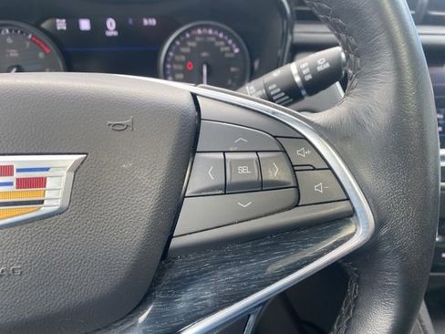 Used 2023 Cadillac XT5 Premium Luxury w/ Technology Package AWD/4WD image 12