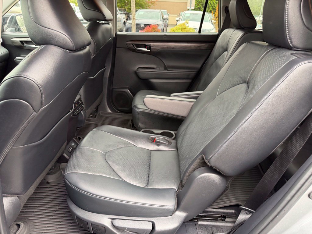 Certified 2026 Toyota Highlander Platinum AWD/4WD image 17